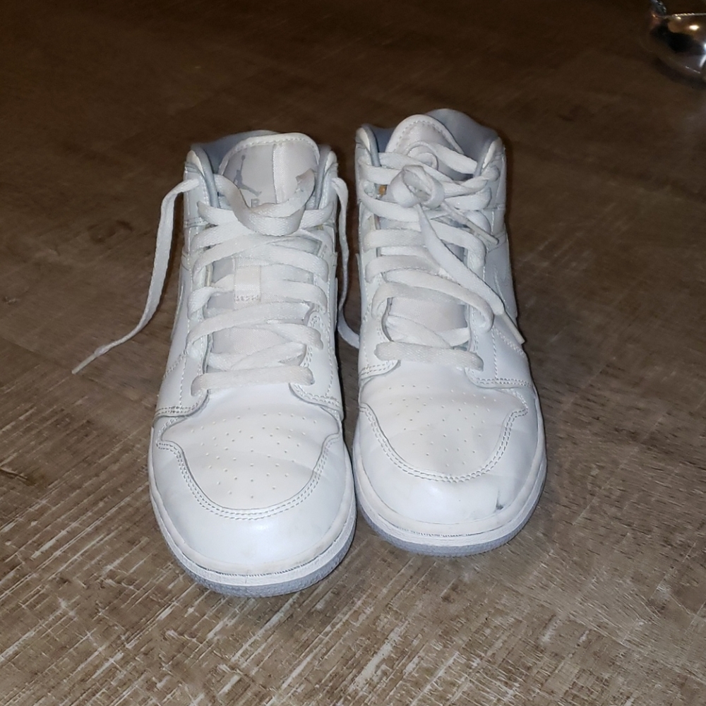 Shoes - Picture 2 of 3